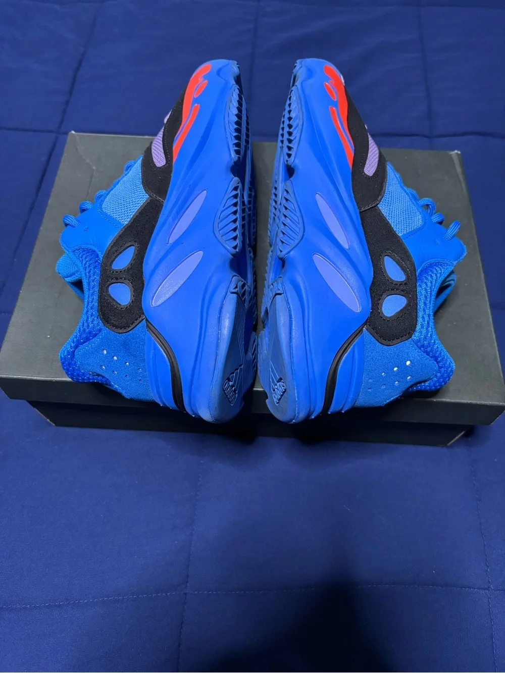 Adidas Yeezy Boost 700 Hi Res Blue 2022 Size 9